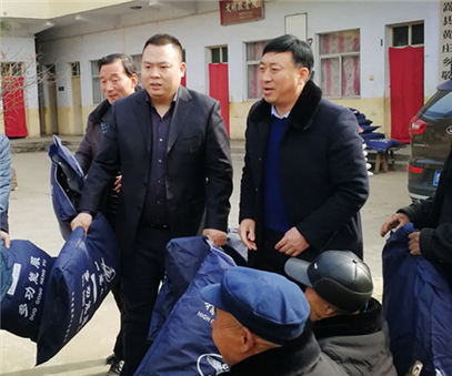 民建“組團(tuán)”慰問(wèn)，企業(yè)送溫暖到家